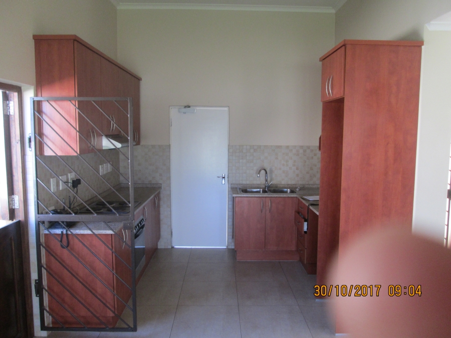 To Let 2 Bedroom Property for Rent in Buh Rein Estate Western Cape